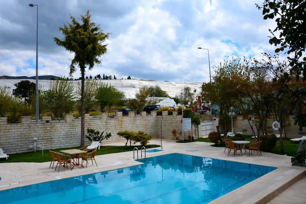Hal-Tur Hotel 40/50