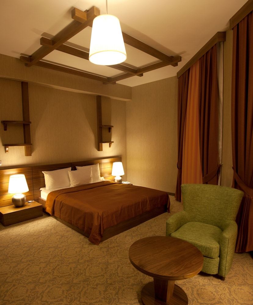 El Resort Hotel 36/50