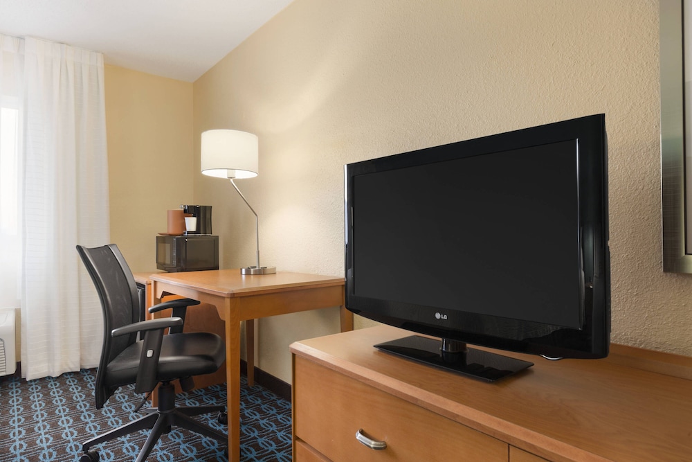 Fairfield Inn & Suites Saginaw 34/45