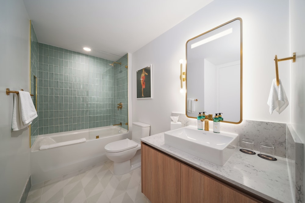 2 Bedrooms, Residence, King Bed, Partial Water View, Balcony, Kitchen
