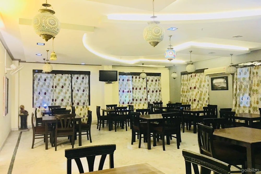 Hotel Chanakya 14/17