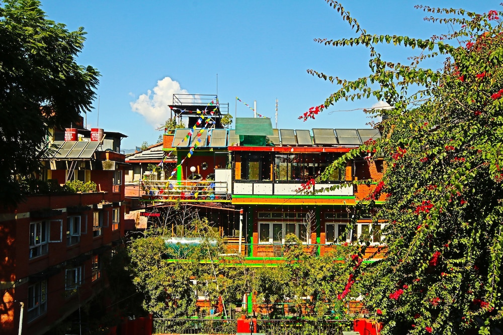 Shangri-La Boutique Hotel 2/50