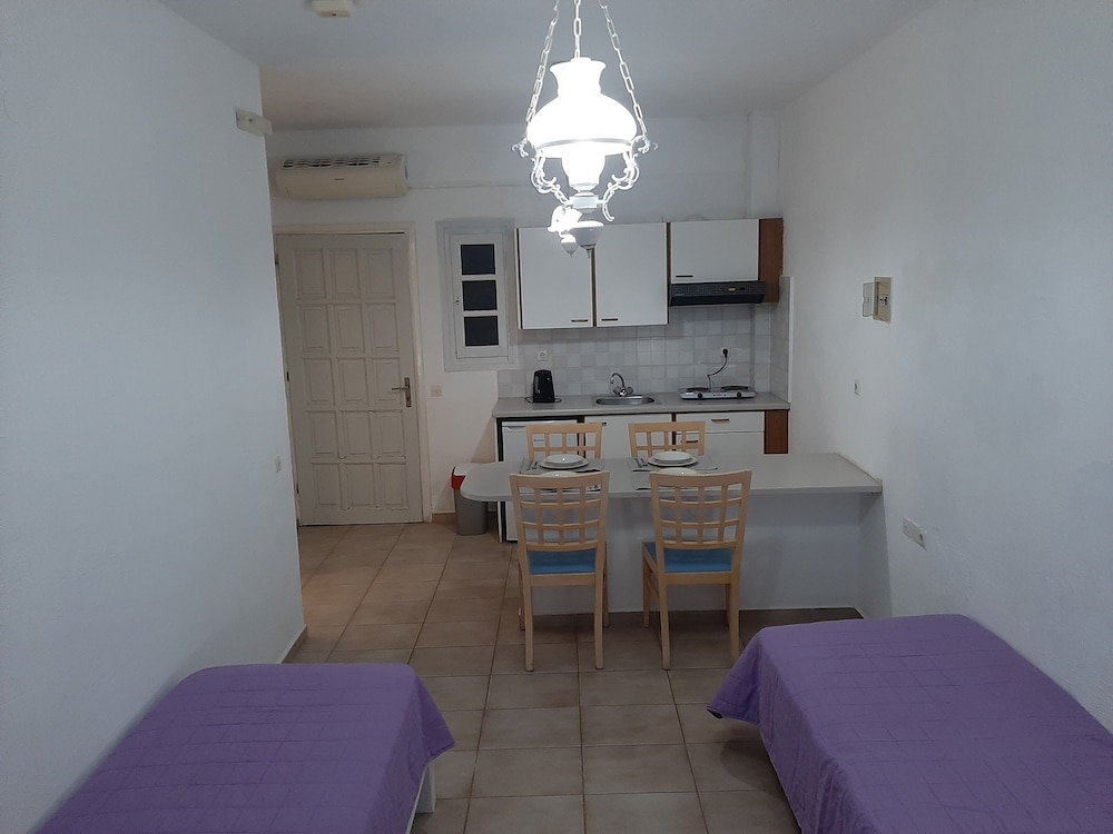 Remi Studios Apartments 29/39