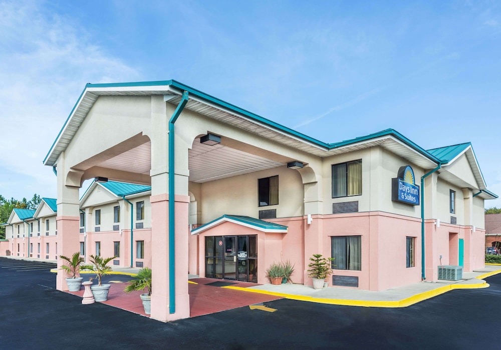 Days Inn By Wyndham Panama City/Callaway 2/26