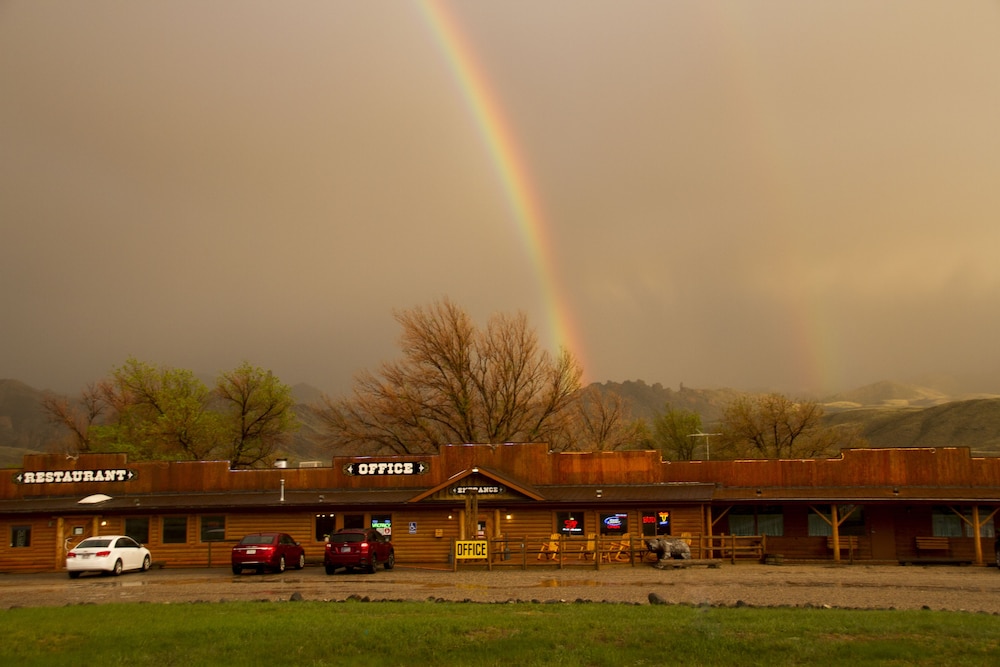 Yellowstone Valley Inn 2/50