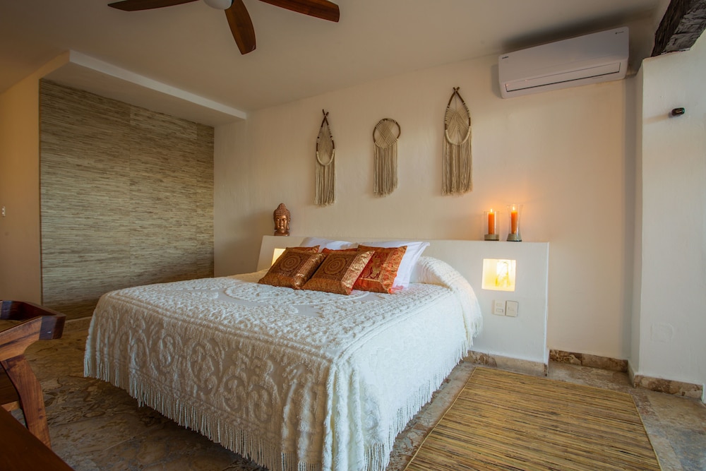 Suite, King Bed, Plunge Pool