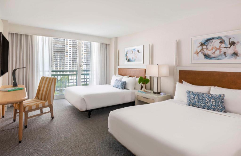 Standard, 2 Queen Beds, with View, Accessible