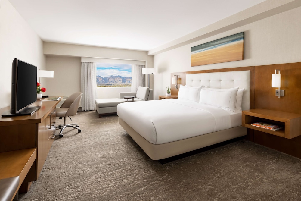 ROOM, KING BED, MOUNTAIN VIEW