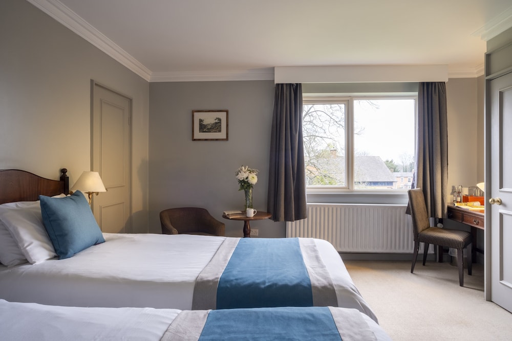 Classic, Twin Beds