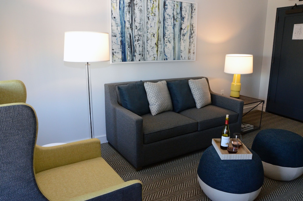 Samuel Elbert Hotel 17/39