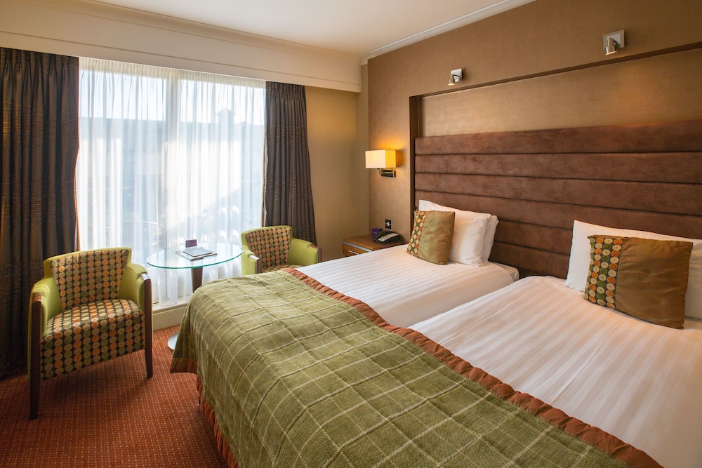 Hampshire Court Hotel & Spa 16/65