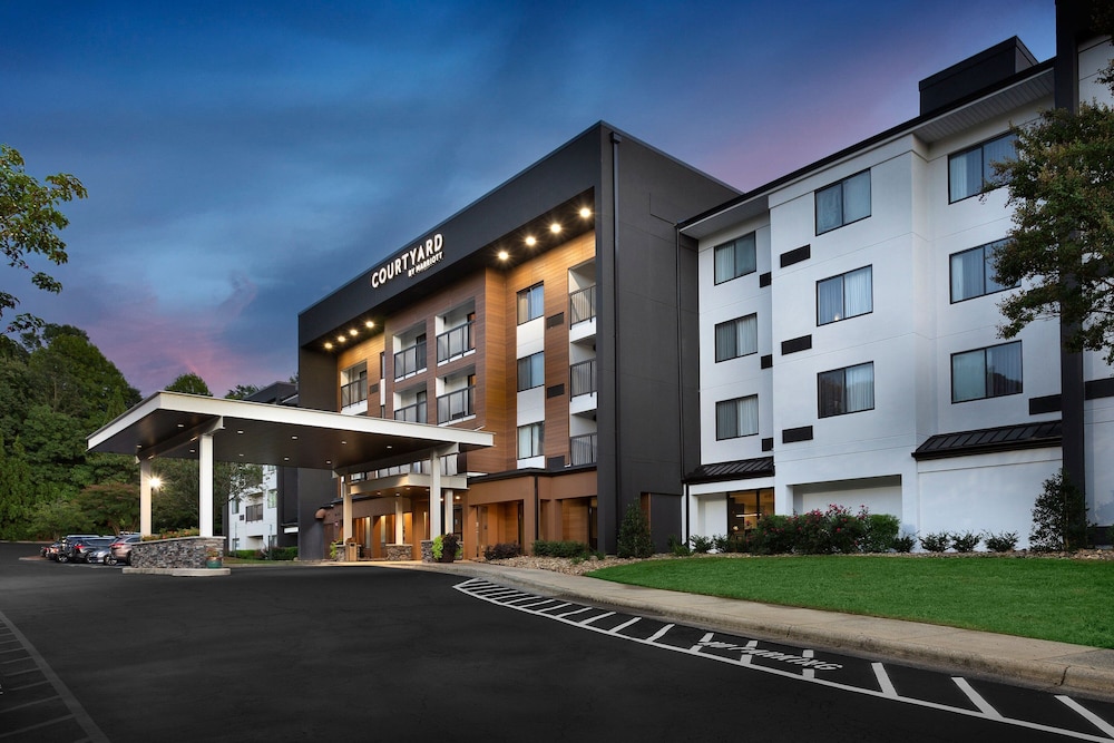 Courtyard By Marriott Winston-Salem Hanes Mall 63/66