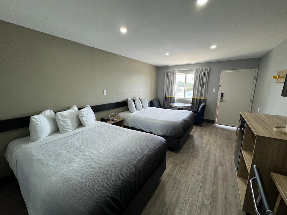 Super 8 by Wyndham Hazleton 15/33