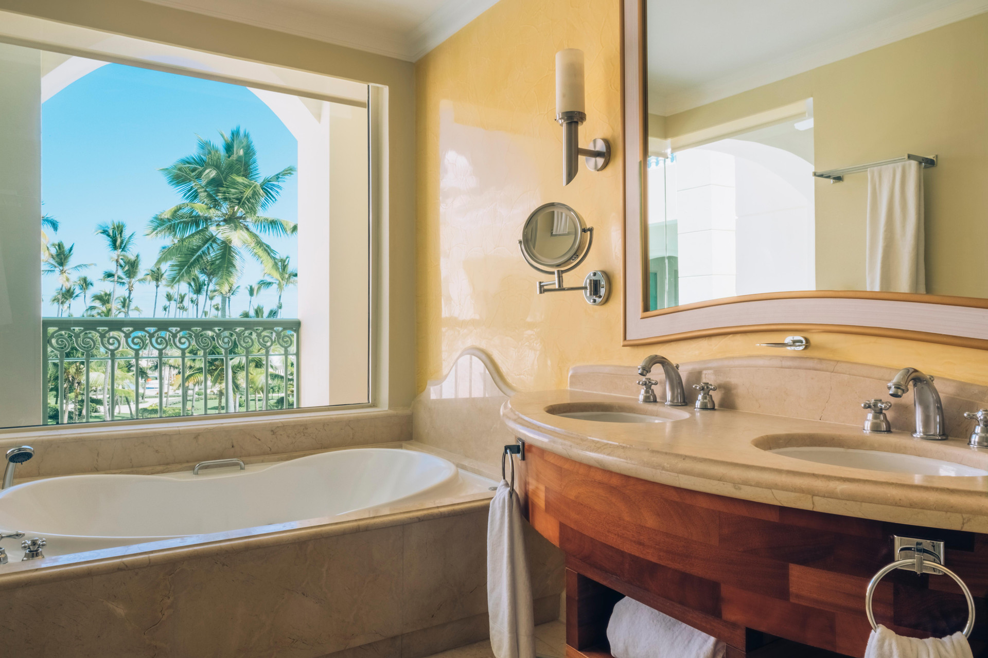 جناح بسرير مزدوج بإطلالة على البحر، JOIA Bavaro by Iberostar - Adults Only 3/4