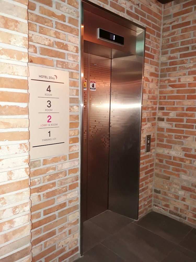 2Day Hotel 27/50