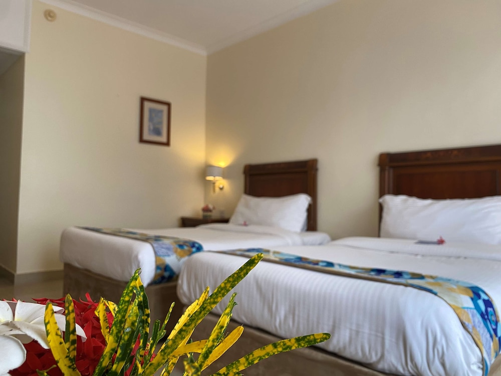 Golden Tulip Dar Es Salaam 19/71