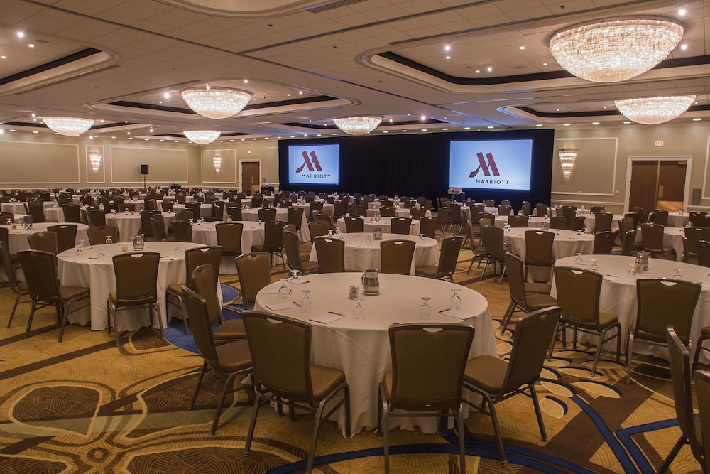 Marriott Teaneck at Glenpointe 24/37