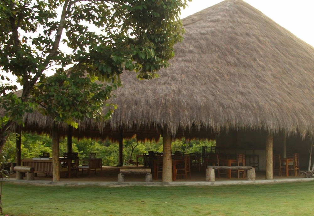 GIMAN FREE BEACH RESORT 59/67