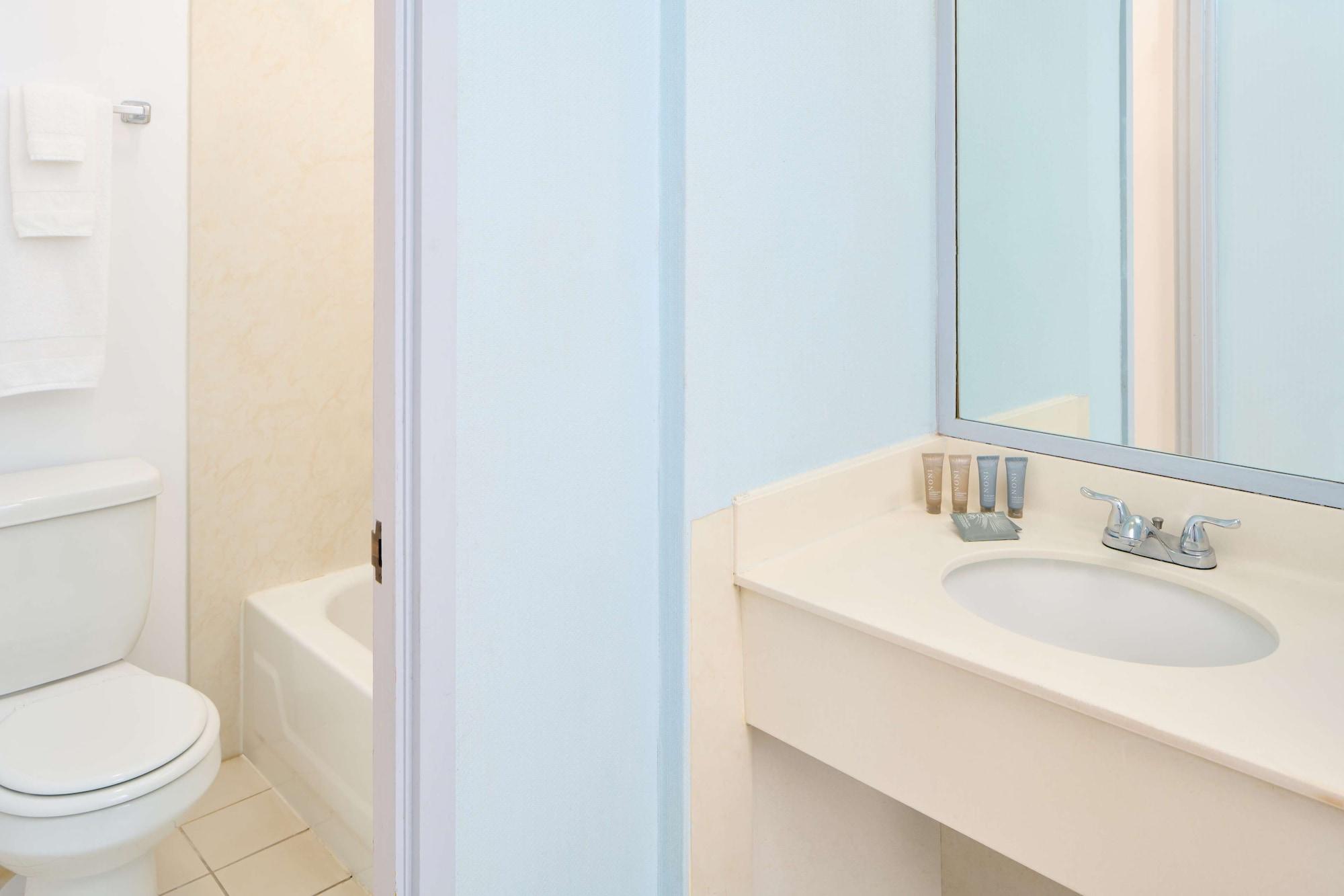 Studio, Kitchenette, 2 Lanais، Ewa Hotel Waikiki 3/3