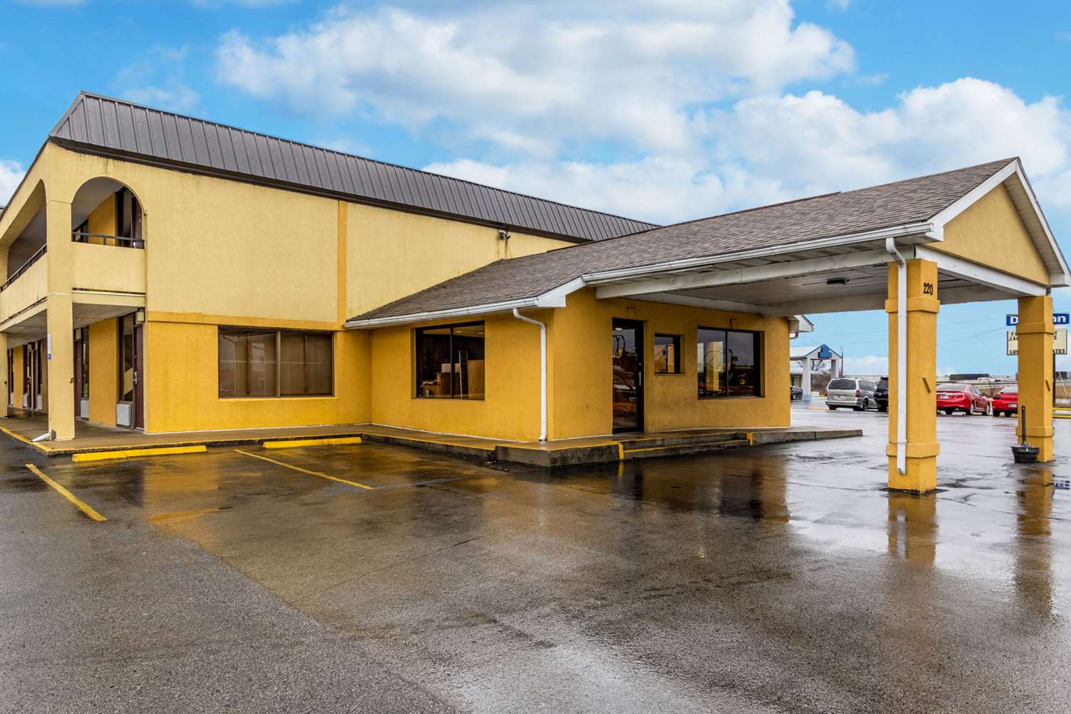 Econo Lodge Seymour, IN 34/37