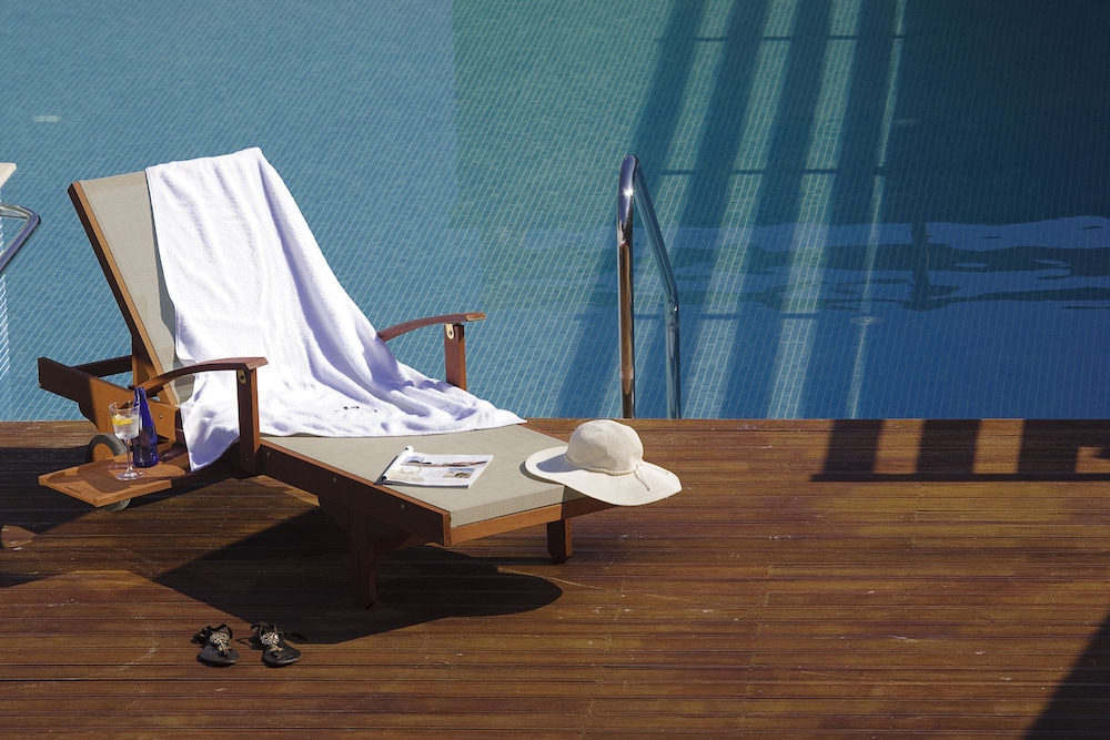 12 Months Luxury Resort 40/88