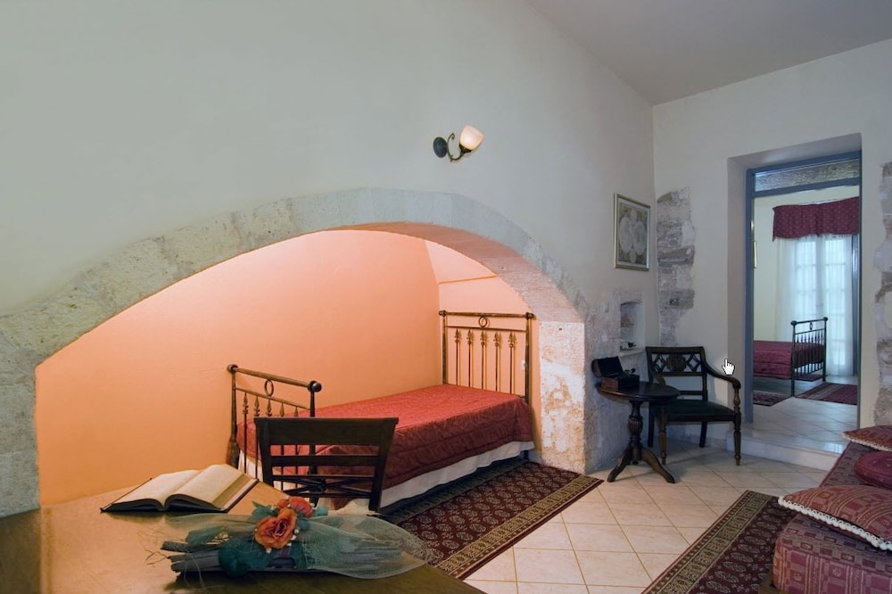 Belmondo Hotel & Suites 23/39