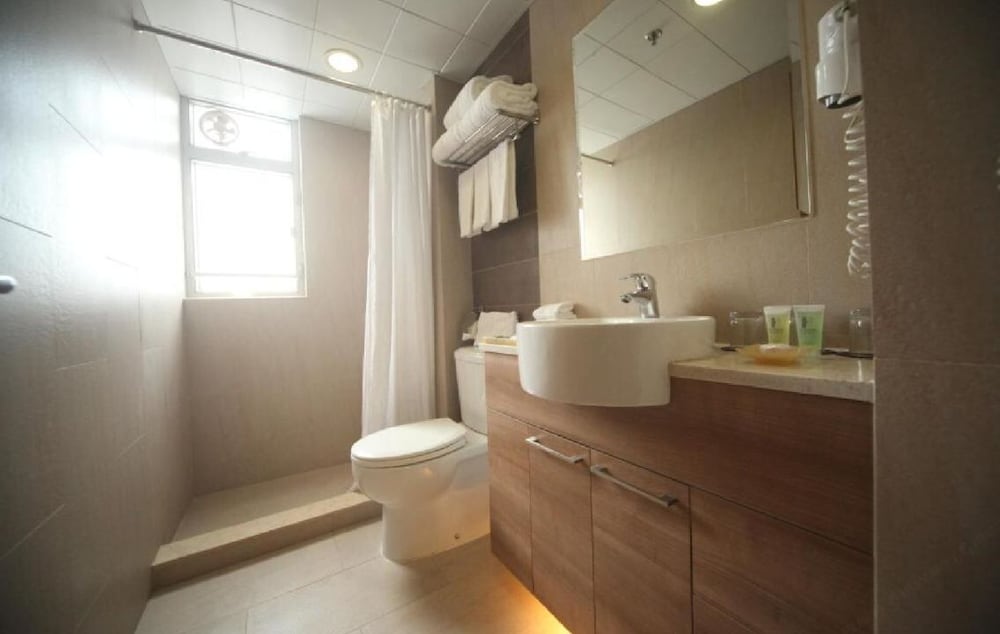 H1 Hotel 51/55