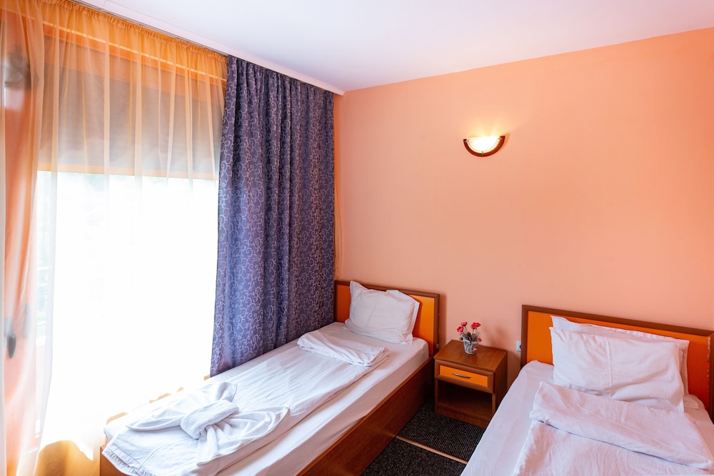 Family Hotel Jemelly 18/50