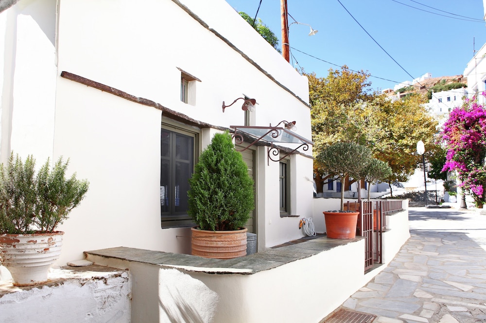 Tinos E Houses 4/50