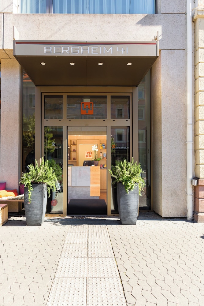 Bergheim 41 Hotel im Alten Hallenbad 5/21