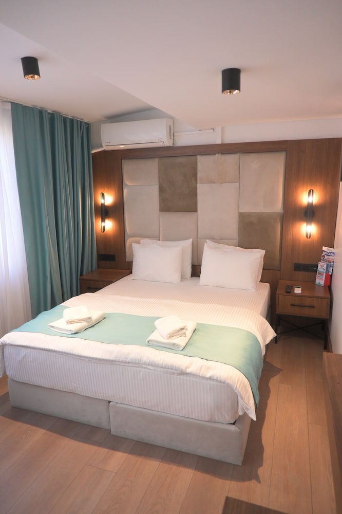 Grand Rue Hotel 9/40
