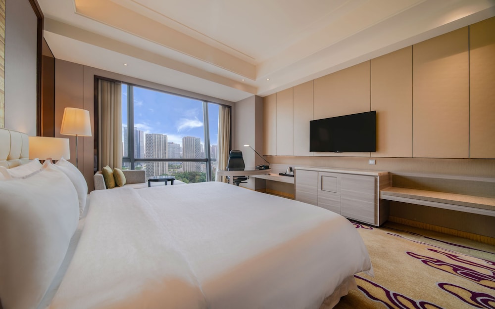 Room, King Bed, City View