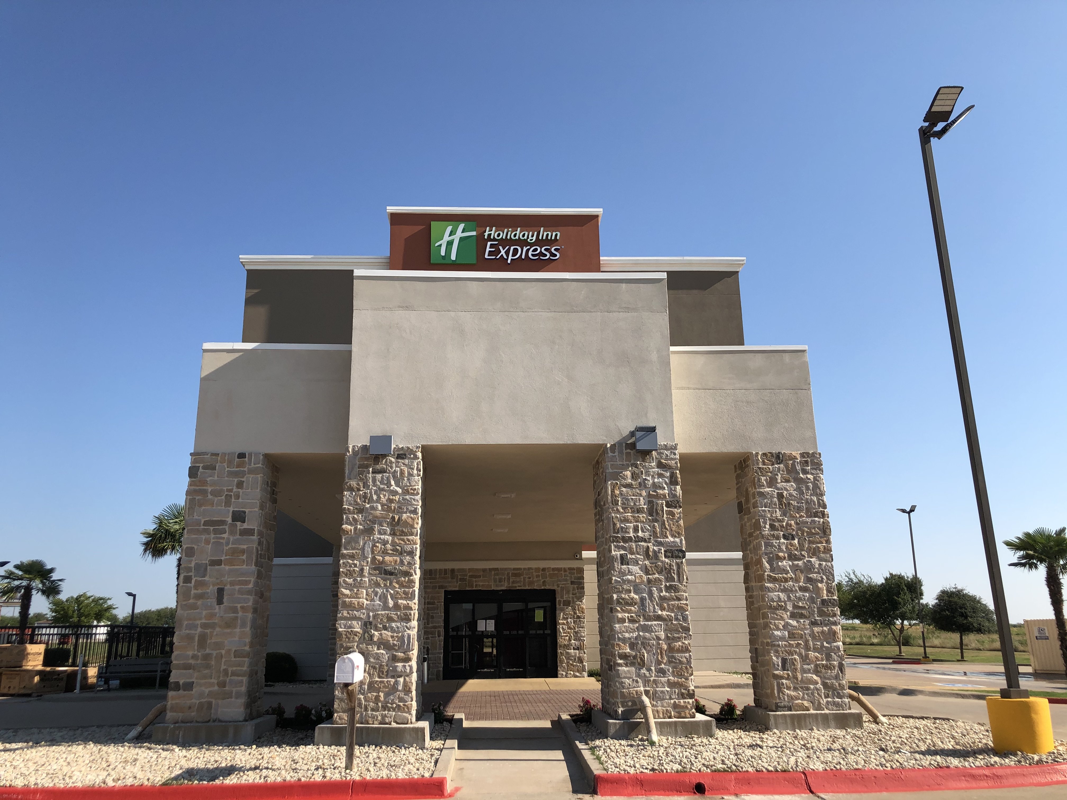 Holiday Inn Express Hillsboro I-35 2/69