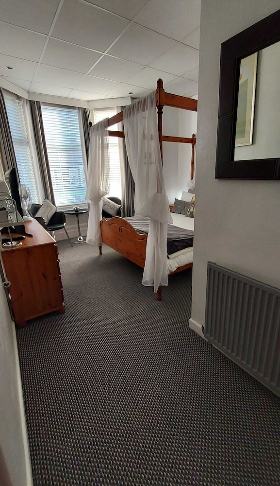 Rock Dene Hotel - Guest House 41/50