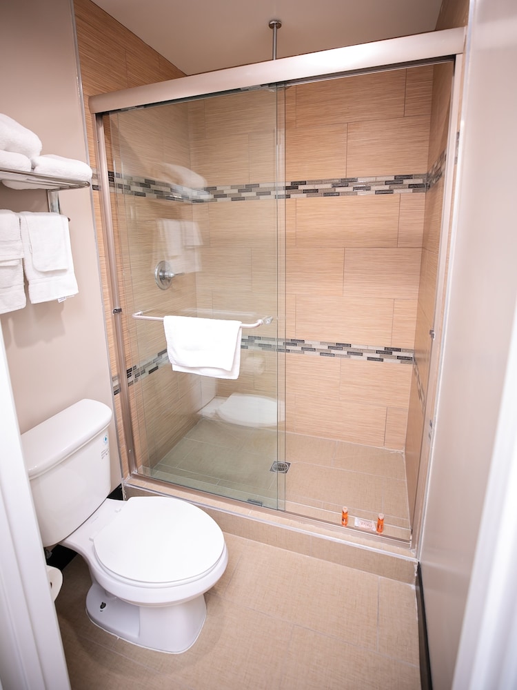Diamond Bell Inn And Suites 50/54
