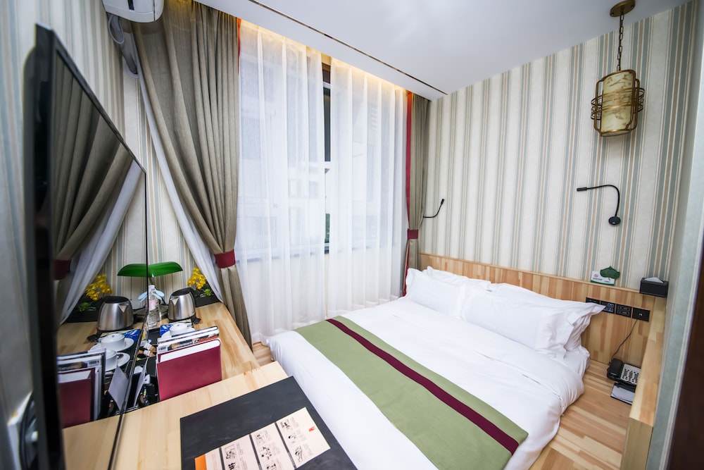M G Hotel 16/58
