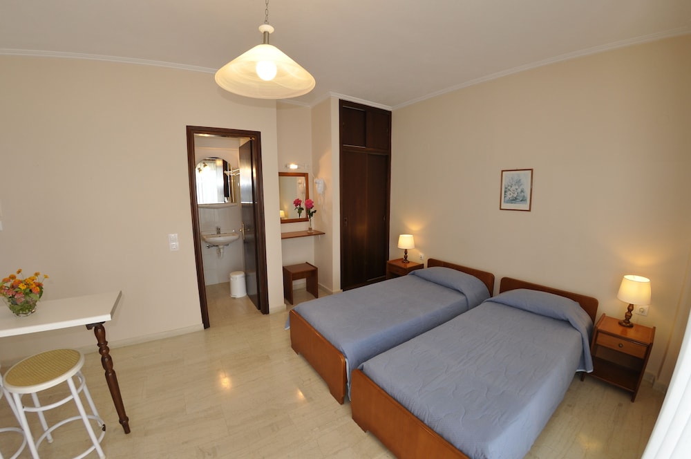 STUDIO, SEA VIEW, GROUND FLOOR