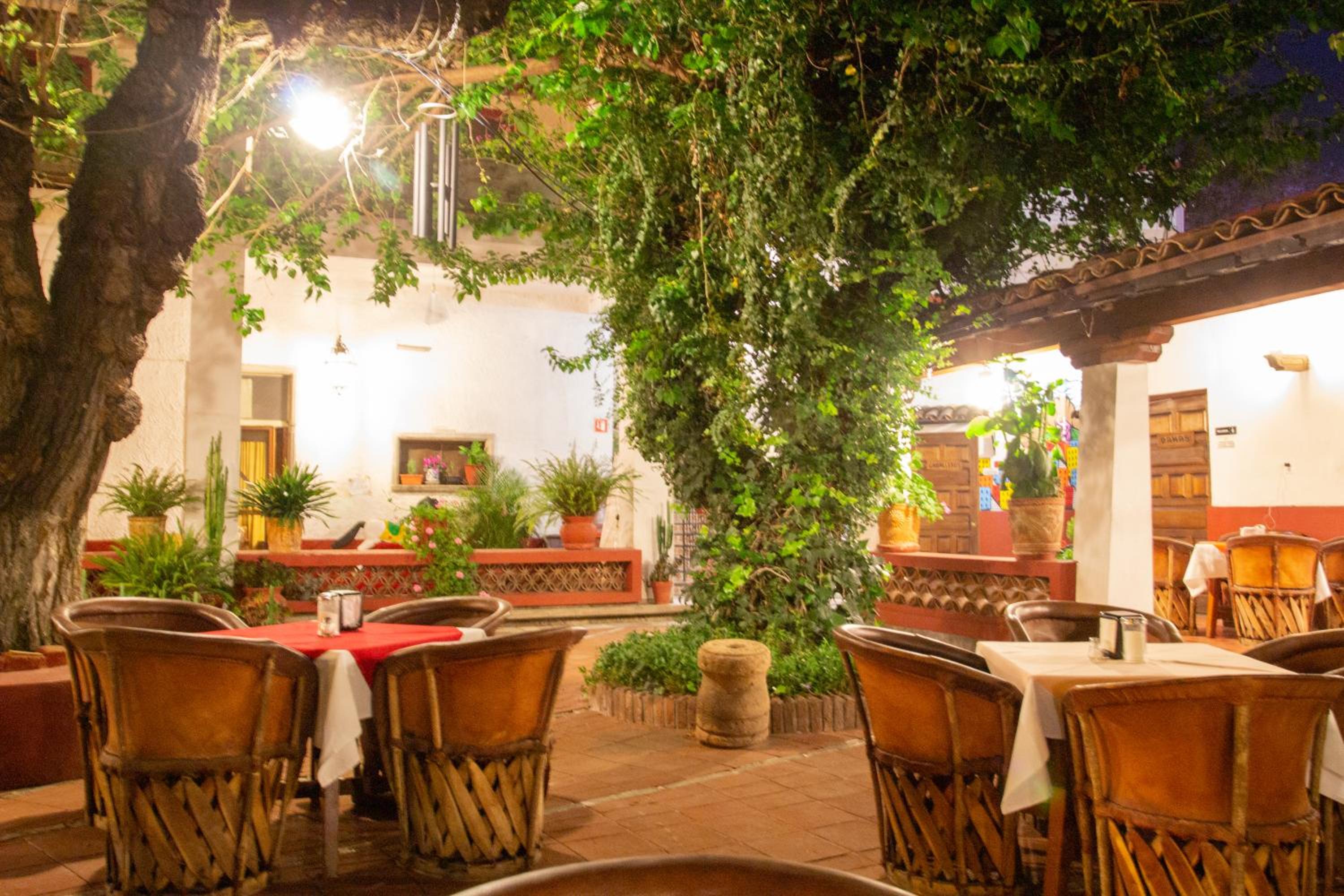 Hotel Embajadoras 42/54