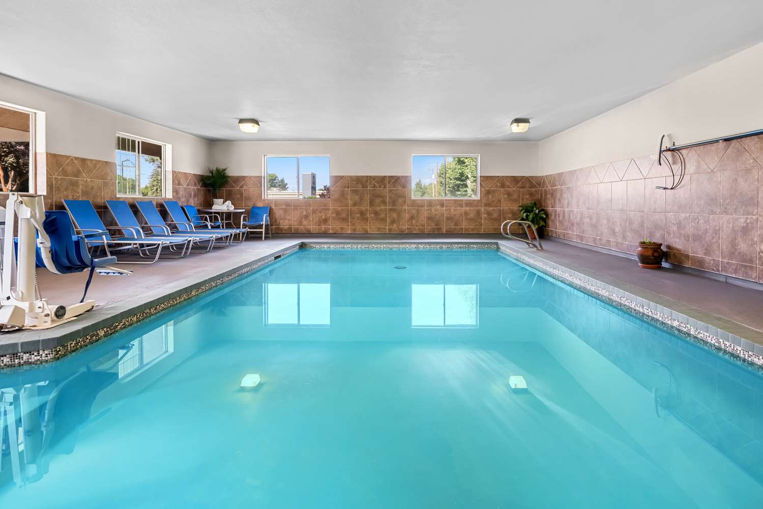 SureStay by Best Western Lakeview 4/12