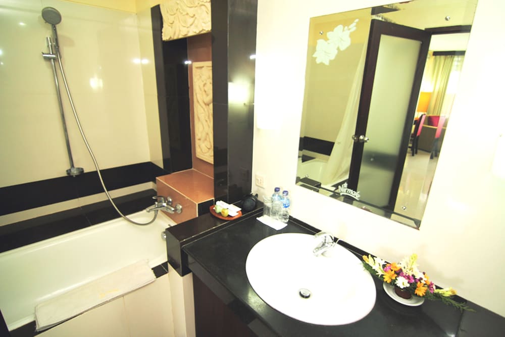 Nirmala Hotel And Convention Centre 31/66