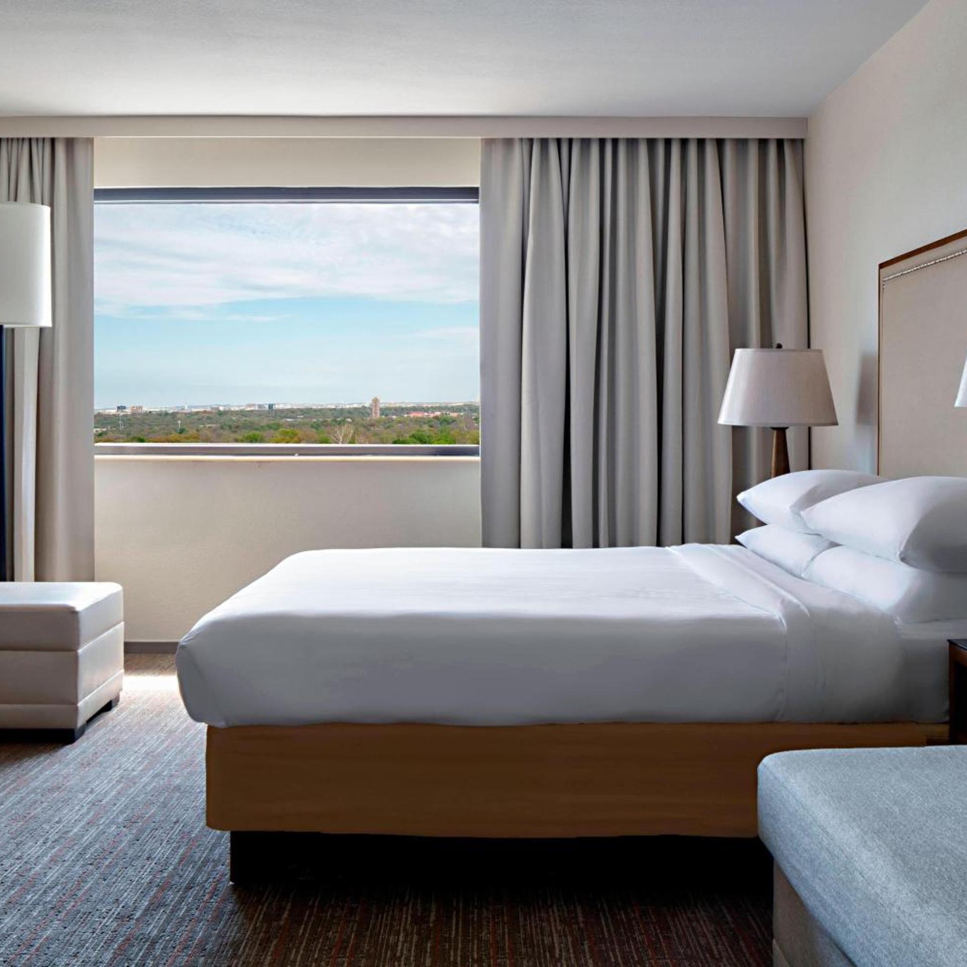 Club, King Bed, Lounge Access
