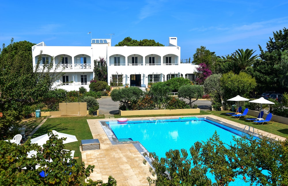 Mantenia Hotel 40/50