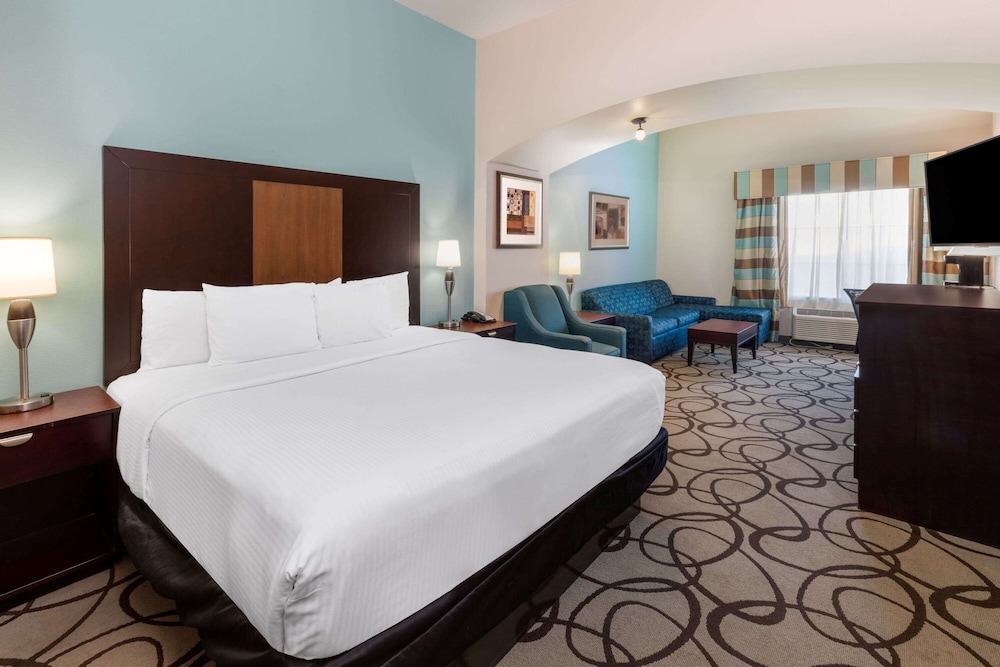 La Quinta Inn & Suites by Wyndham Fort Worth - Lake Worth 21/50
