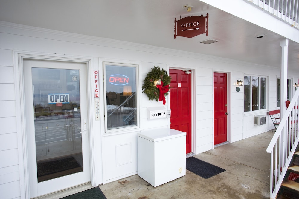 Bay Inn of Petoskey 45/68
