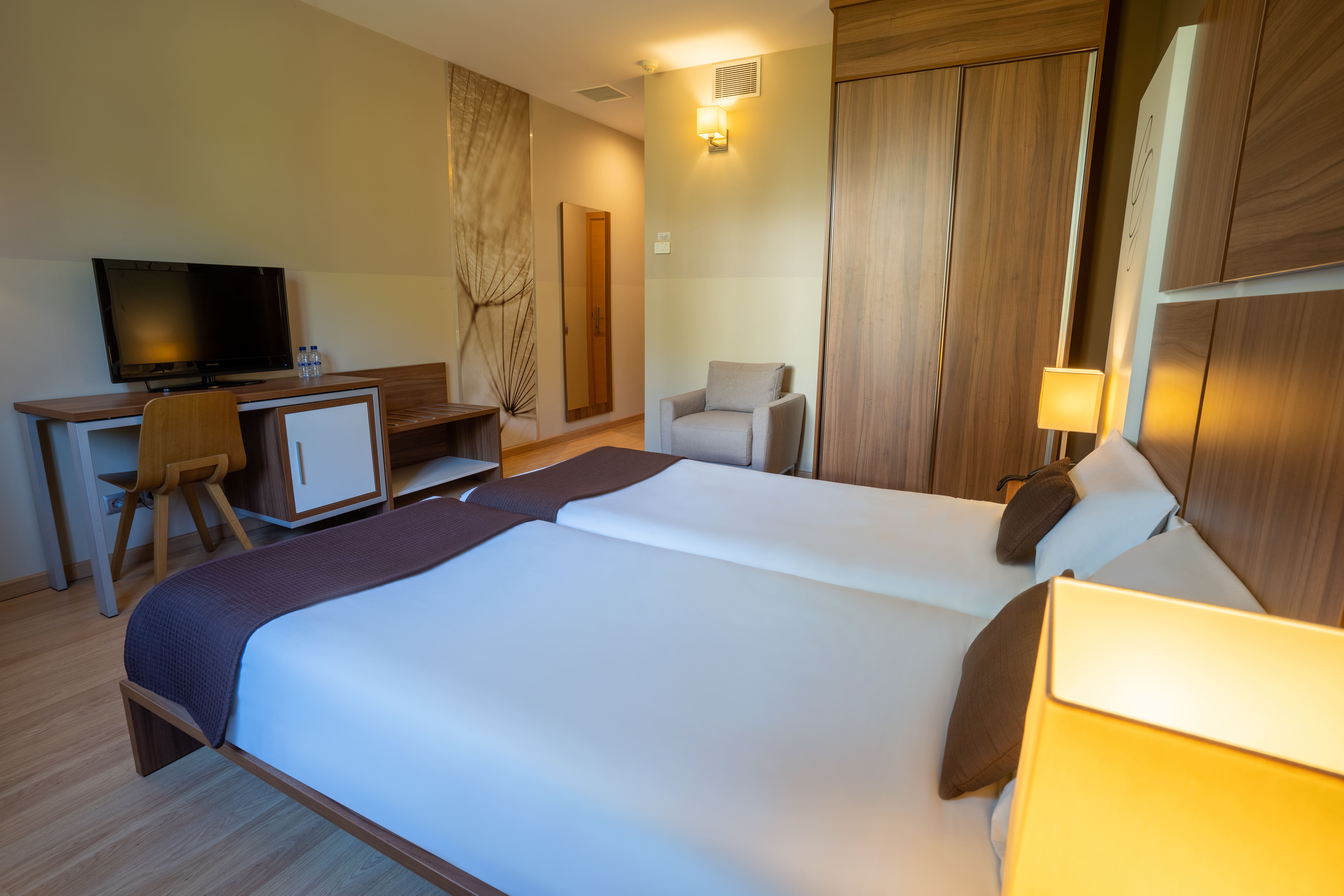 Standard, Double or Twin Bed
