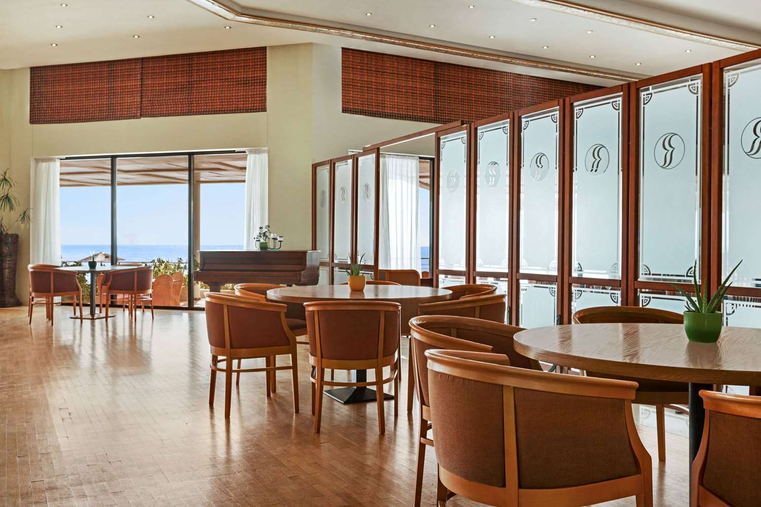 Ramada Plaza by Wyndham Thraki 40/49