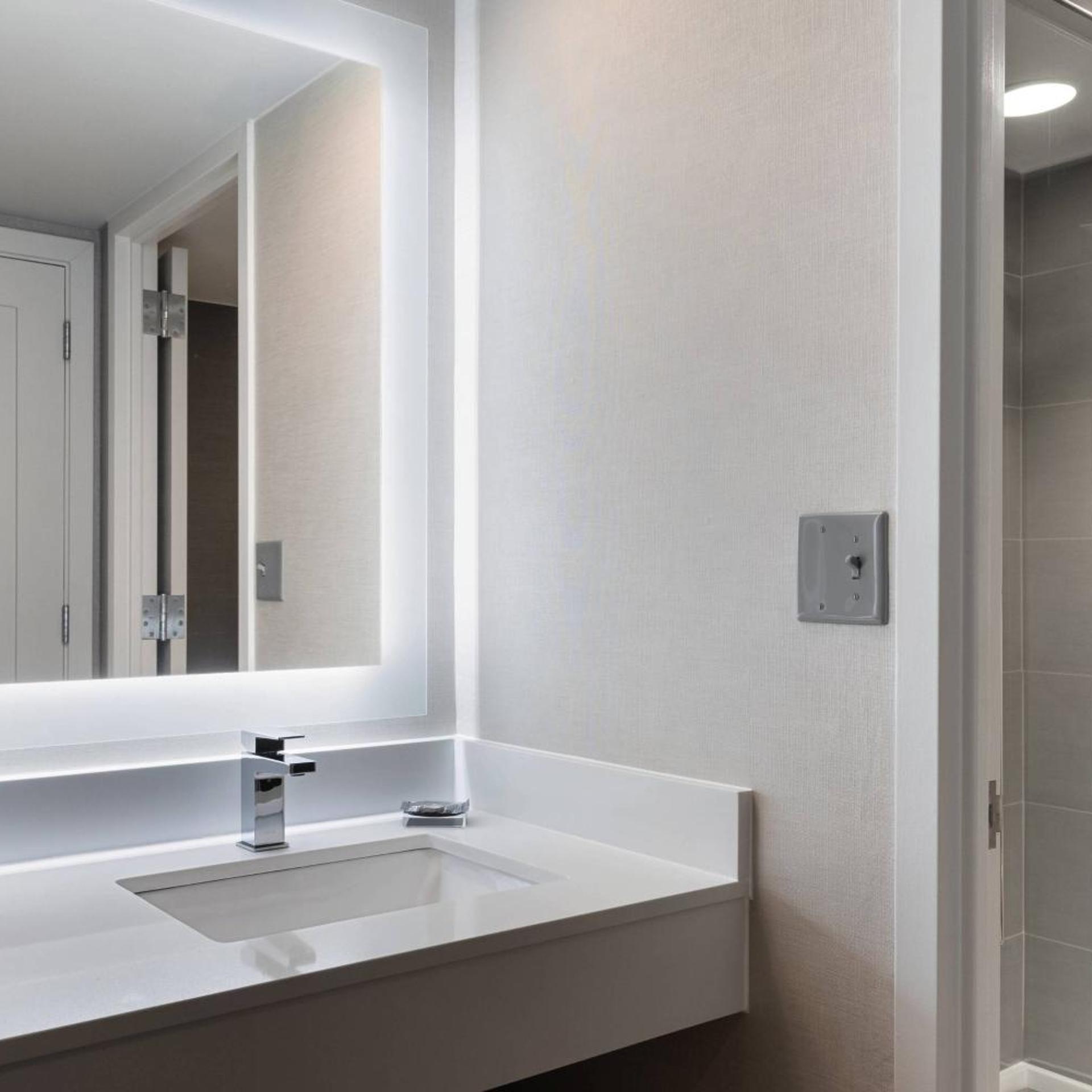 غرفة بسرير كينج أو سرير مزدوج، Philadelphia Marriott West 4/7