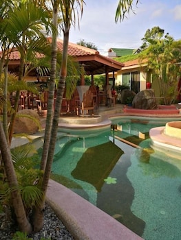 Pandora Lifestyle Hotel 29/32