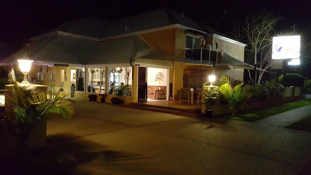 ADMIRAL NELSON MOTOR INN 5/52