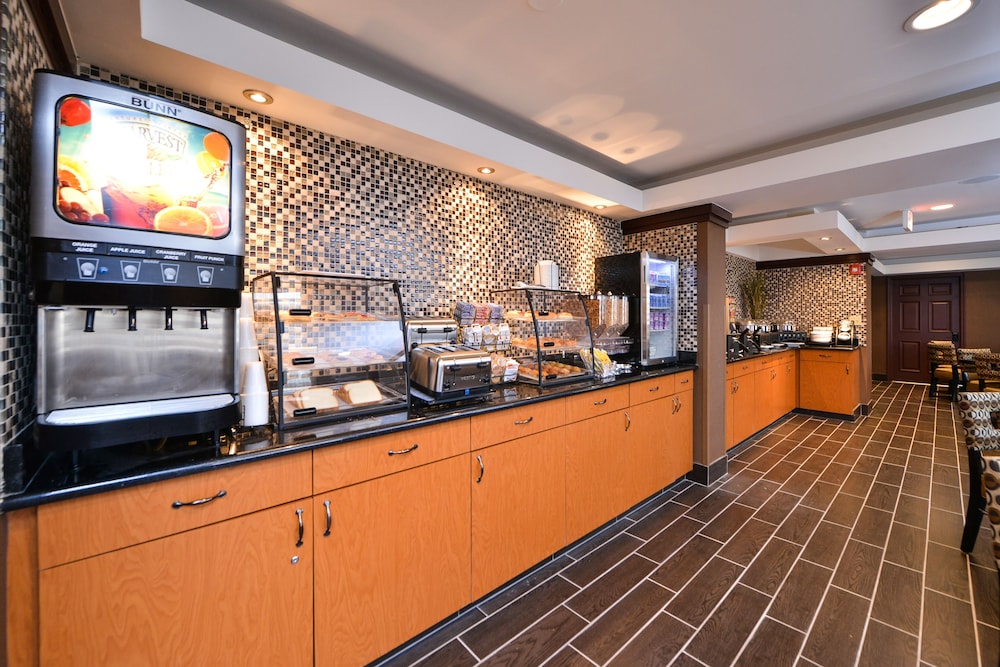 Best Western Glenview -Chicagoland Inn and Suites 32/44